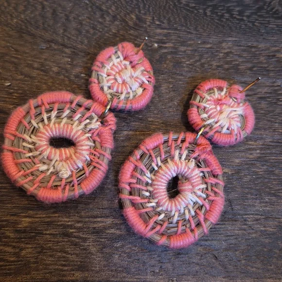 Handcrafted Lightweight Medallion Dangle Drop Earrings, Honduras - Picture 3 of 5